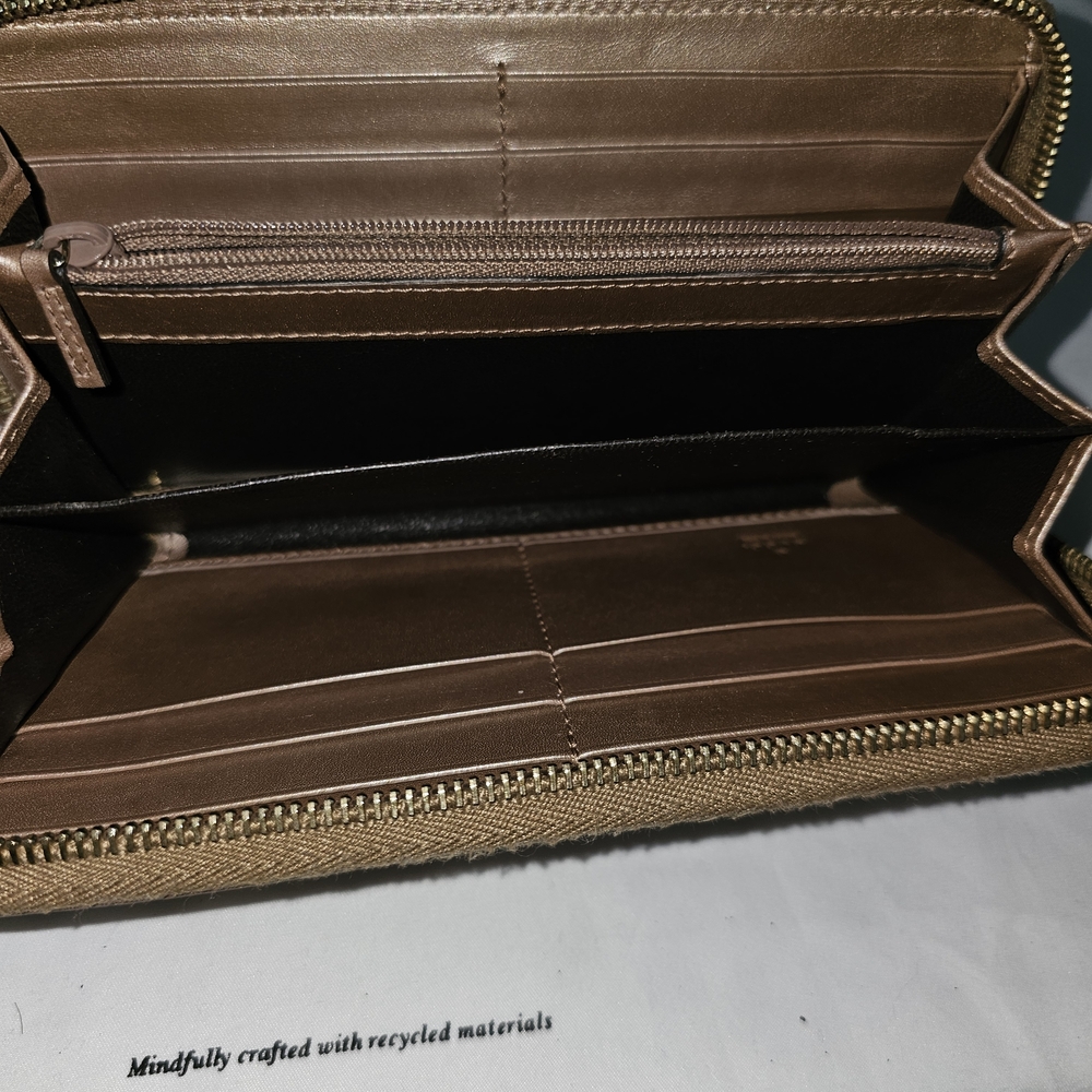 Guccissima Wallet – EUC - Picture 7 of 8